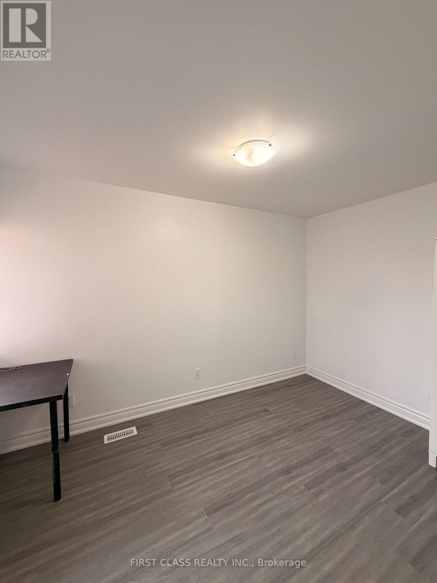 Upper - 55 Huron Street Property Photo 26