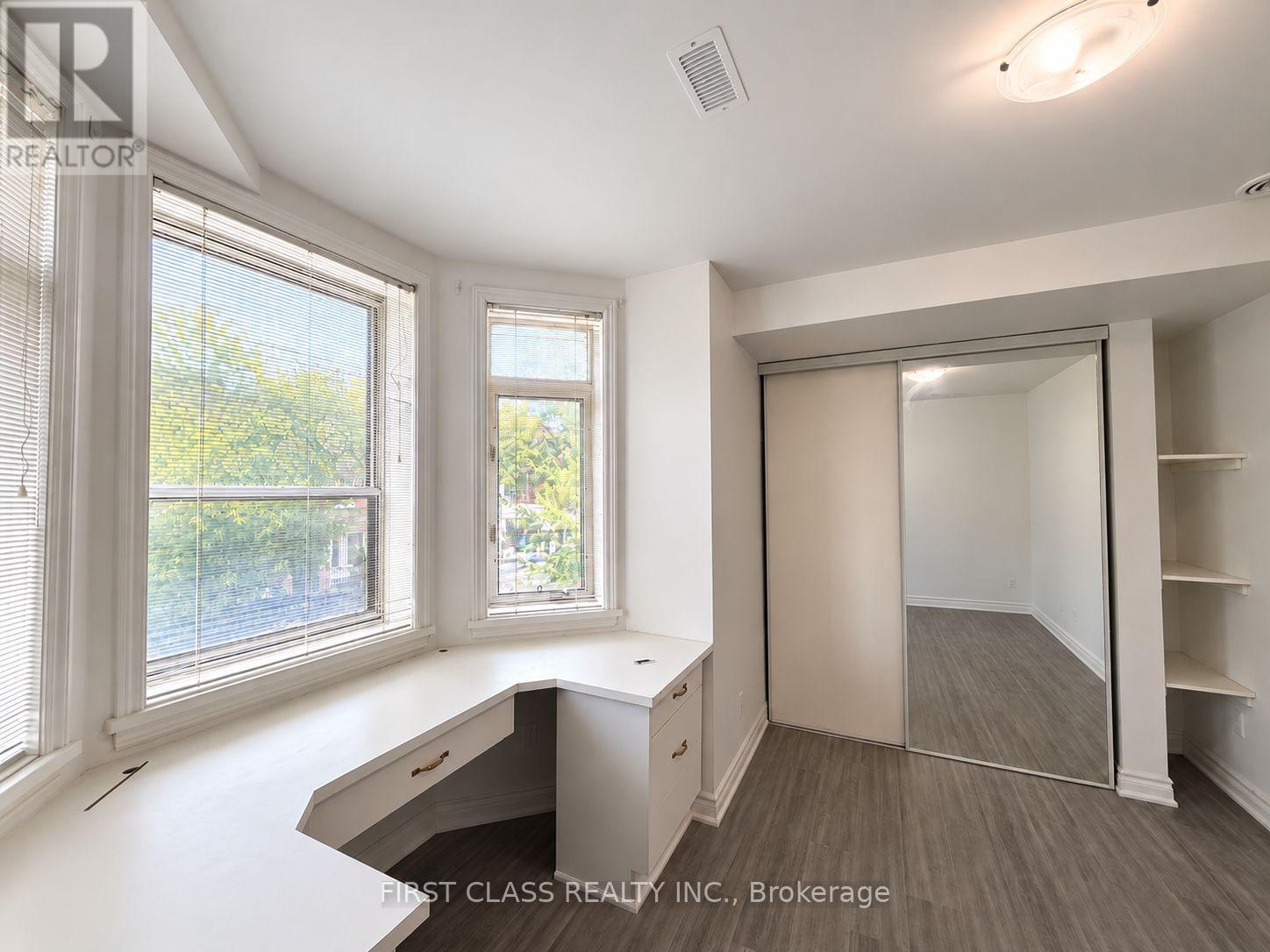 Upper - 55 Huron Street Property Photo 35