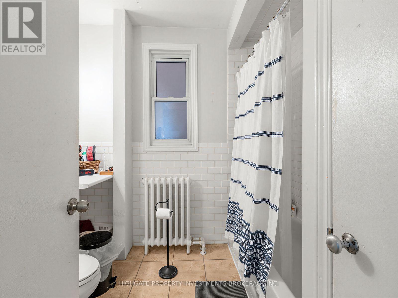 981 Avenue Road Property Photo 18