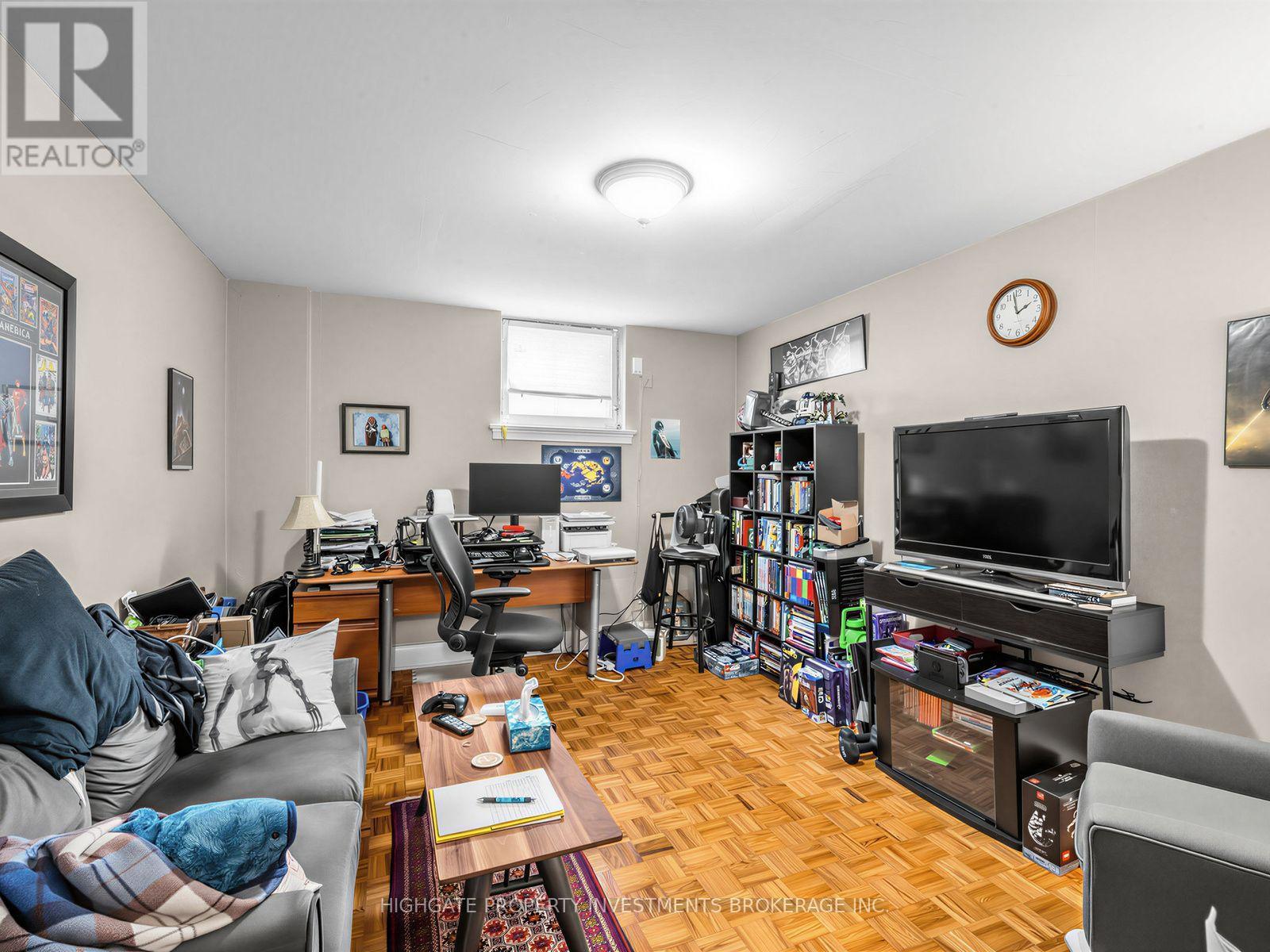 981 Avenue Road Property Photo 32