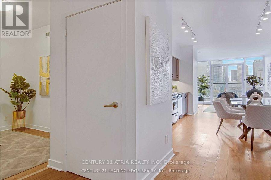 913 - 320 Richmond Street E Property Photo 5
