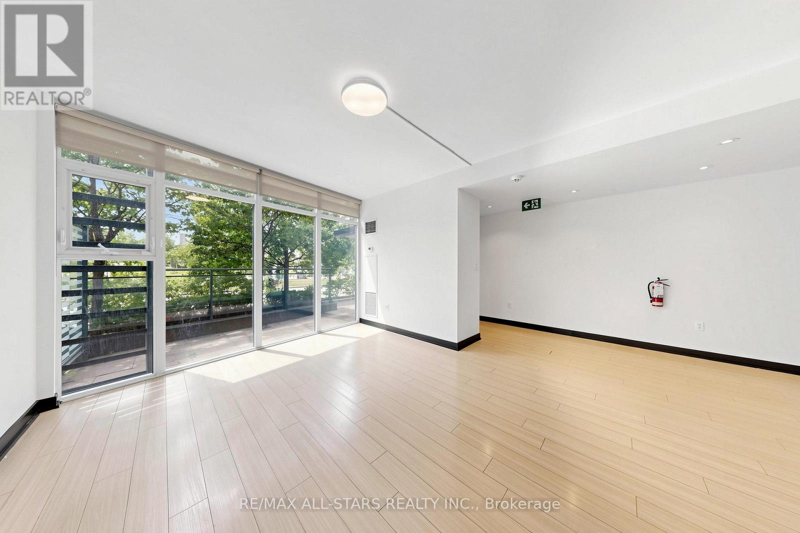 110 Fort York Boulevard Property Photo 2