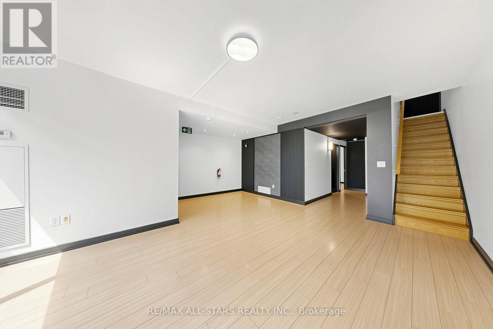 110 Fort York Boulevard Property Photo 5