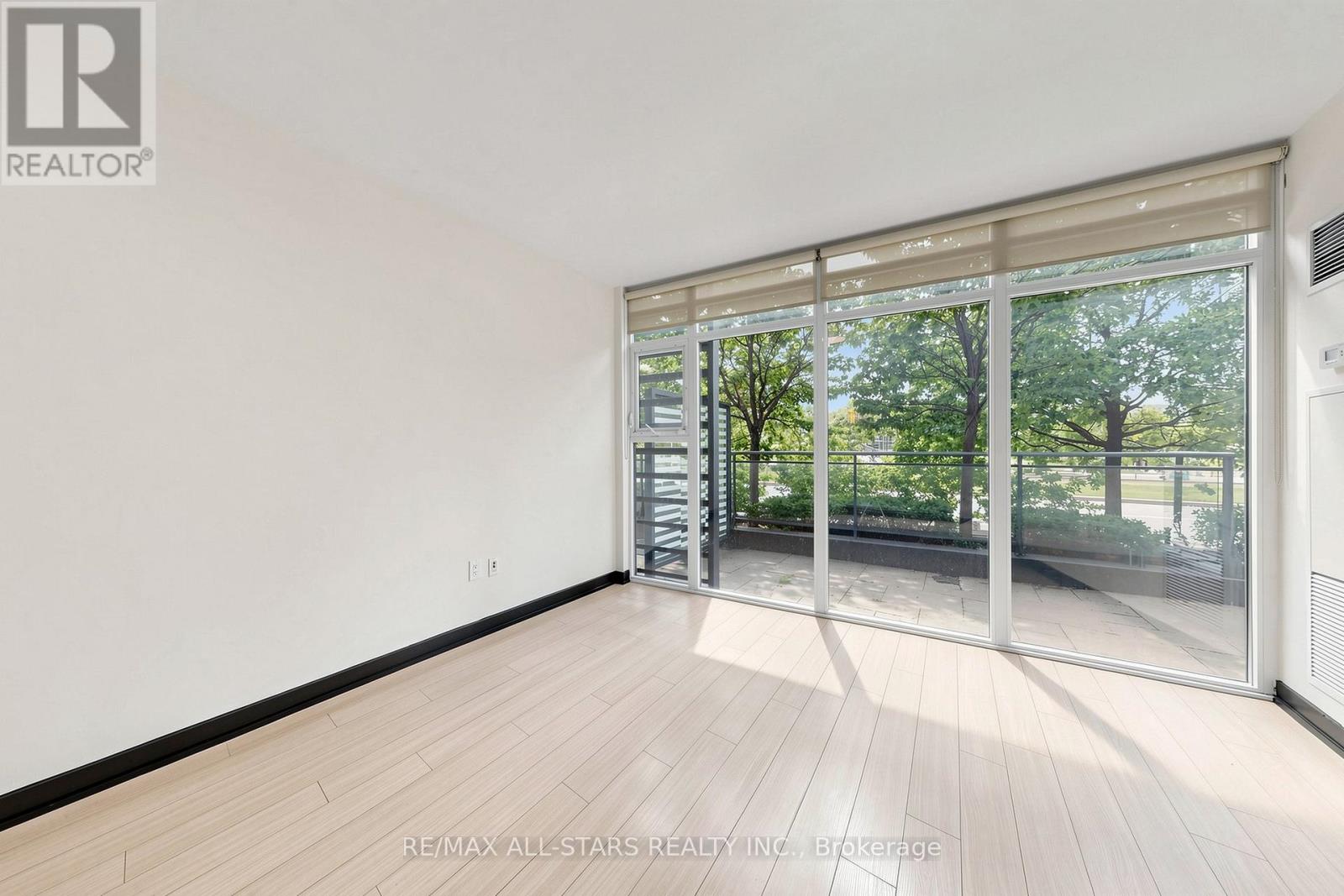 110 Fort York Boulevard Property Photo 6