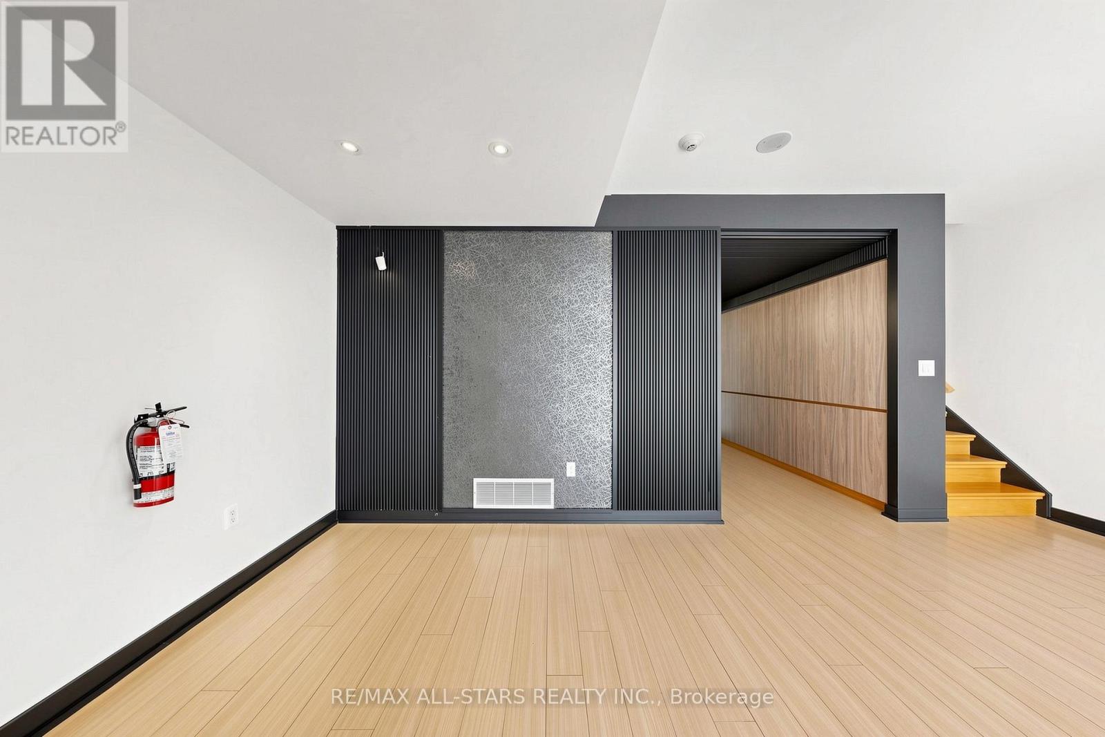 110 Fort York Boulevard Property Photo 11