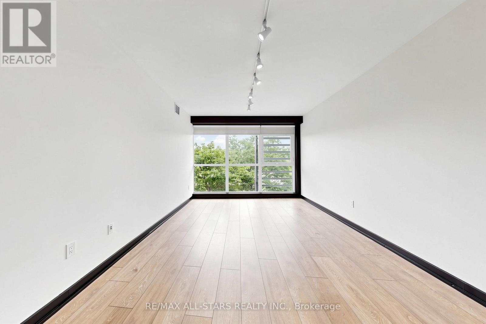 110 Fort York Boulevard Property Photo 21
