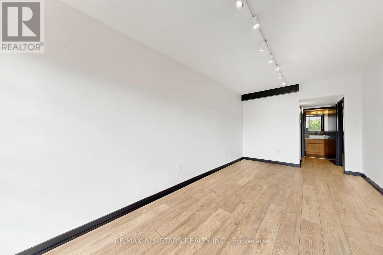 110 Fort York Boulevard Property Photo 23