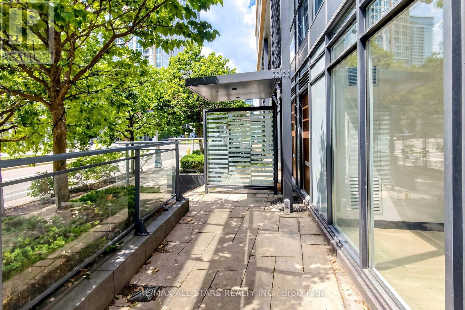 110 Fort York Boulevard Property Photo 36