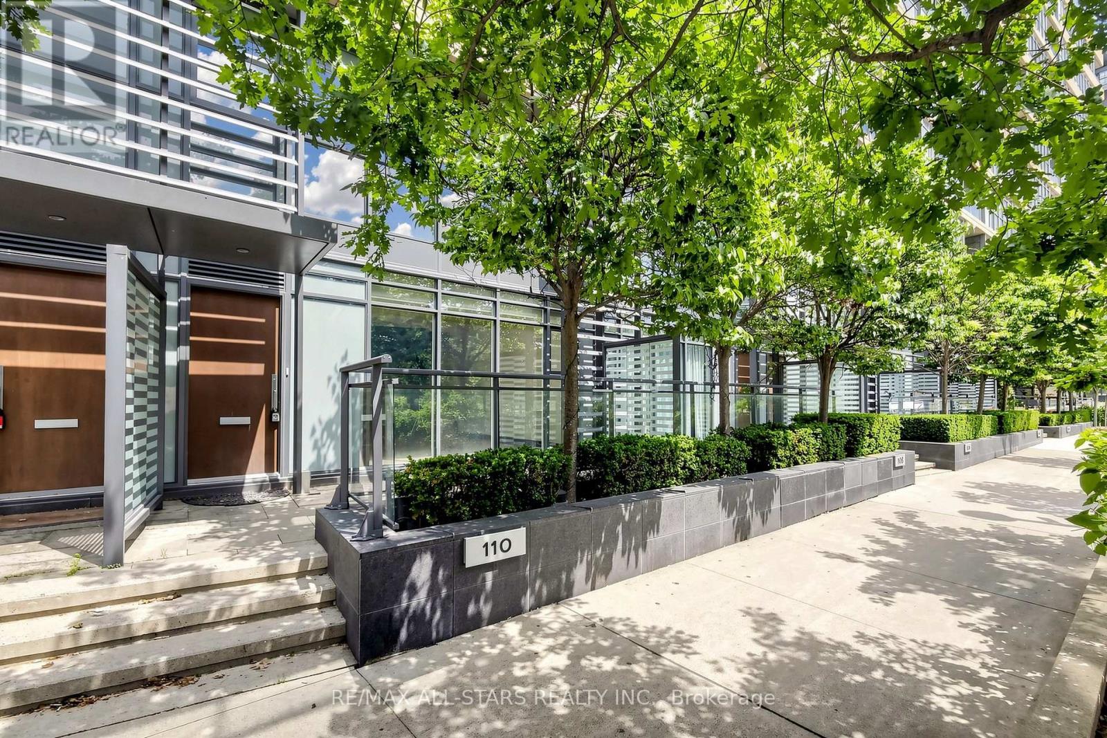 110 Fort York Boulevard Property Photo 38