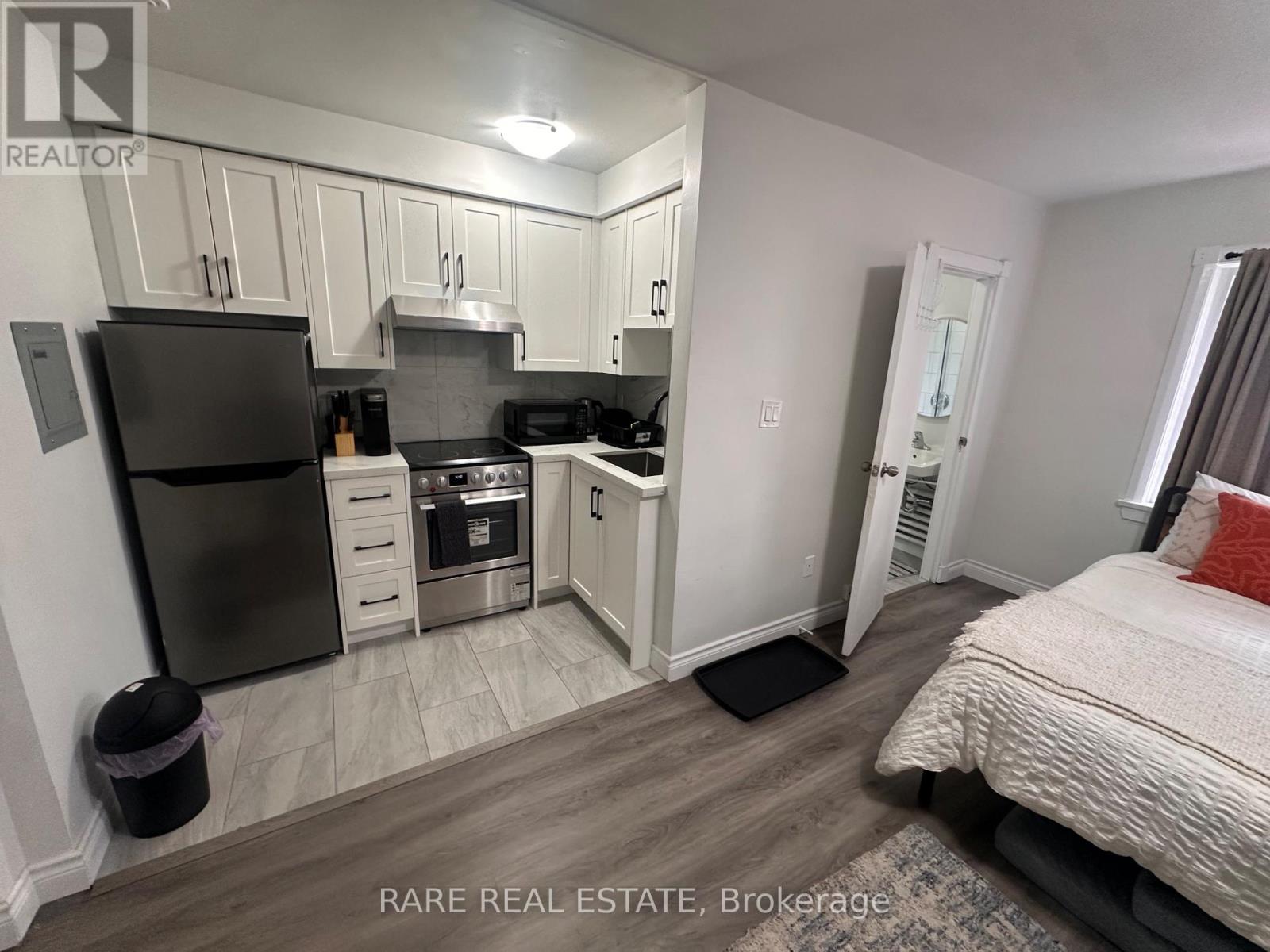 14 - 130 Macpherson Avenue Property Photo 3