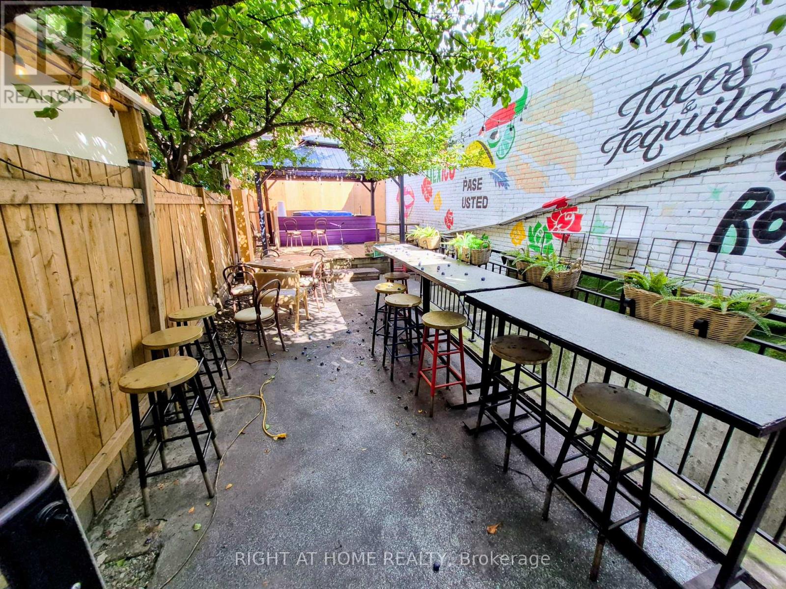 305 Augusta Avenue Property Photo 4