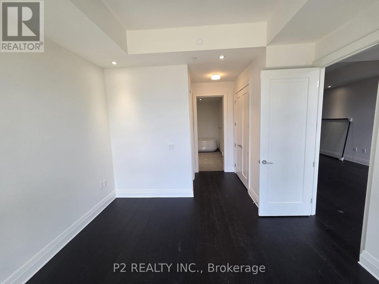 407 - 2 Forest Hill Property Photo 12