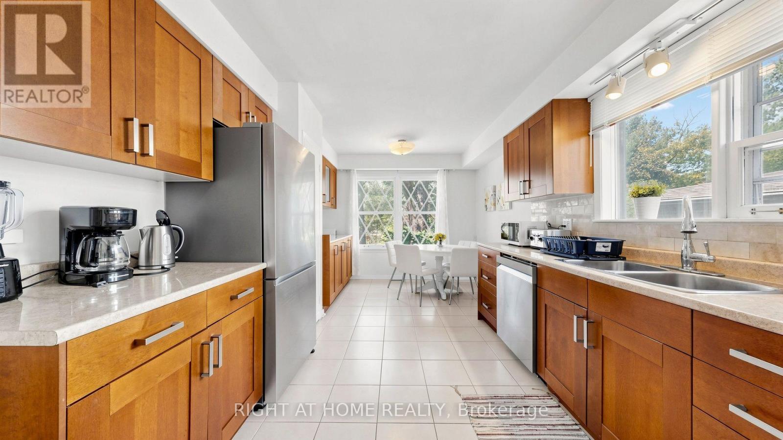 7 The Links Road Property Photo 10
