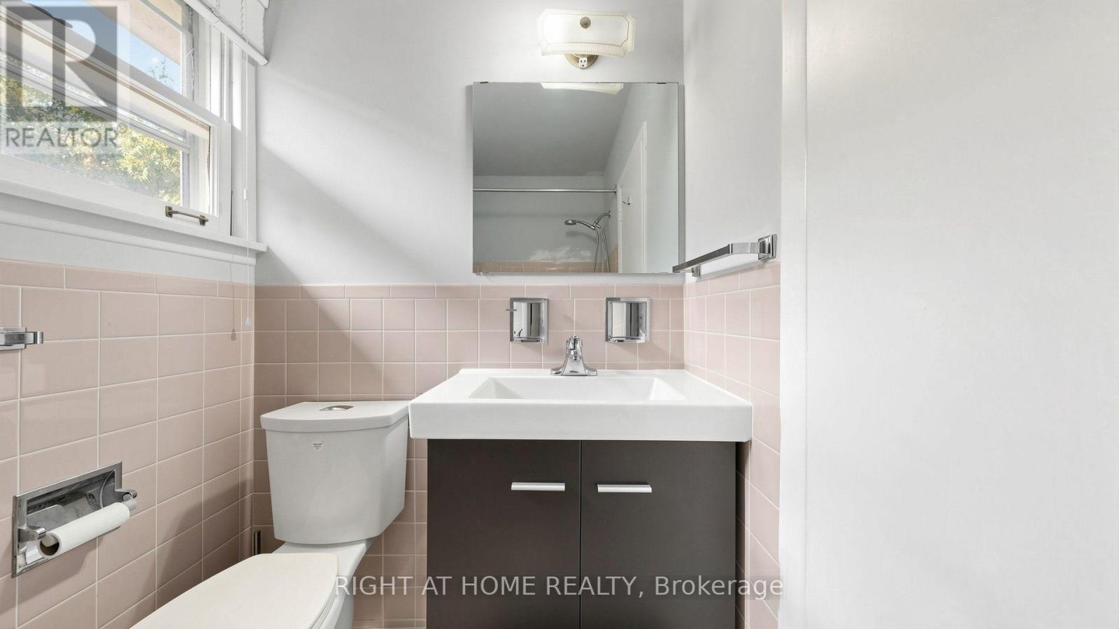 7 The Links Road Property Photo 17