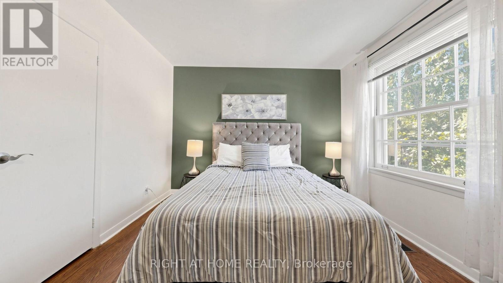 7 The Links Road Property Photo 20