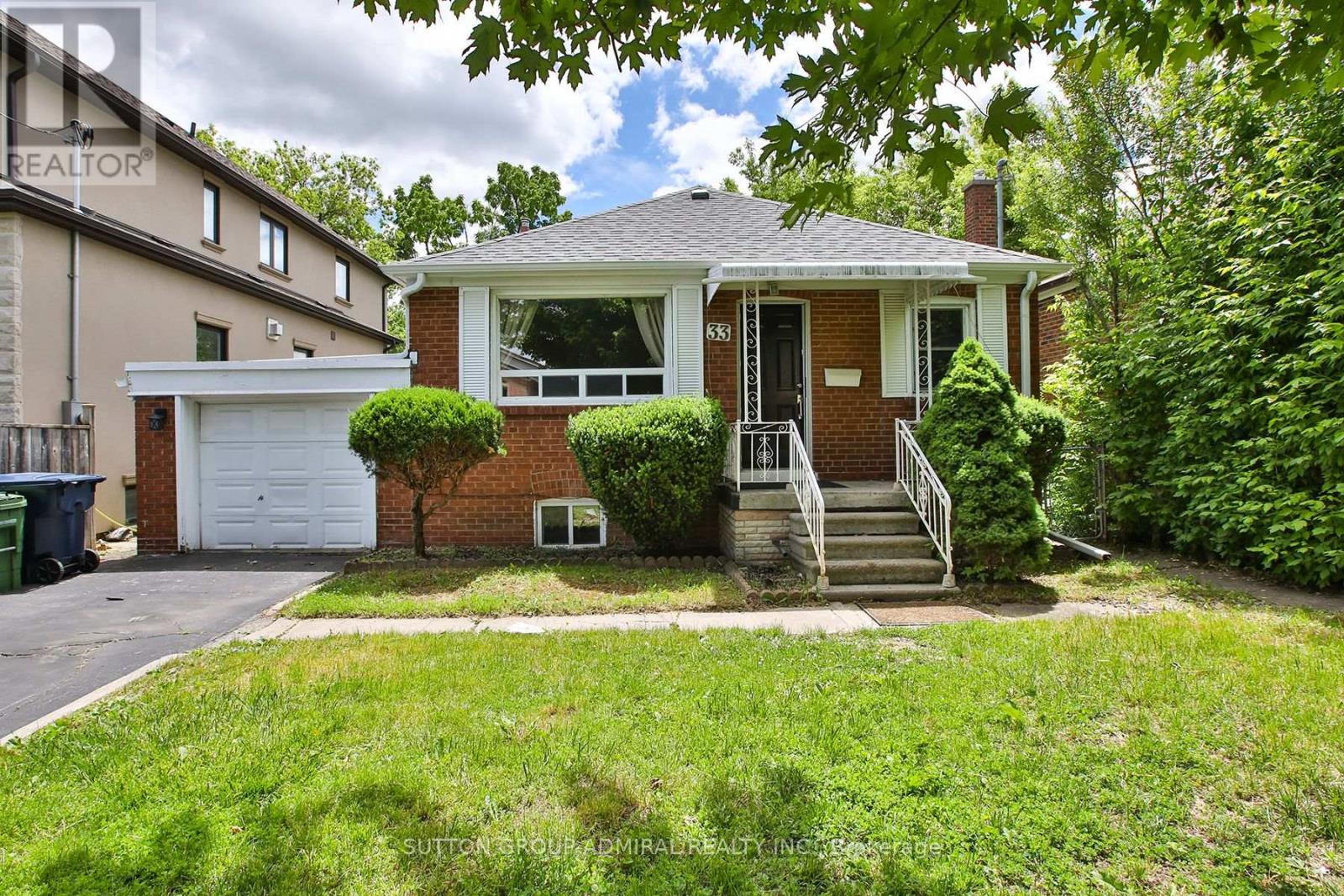 33 Regina Avenue Property Photo 1