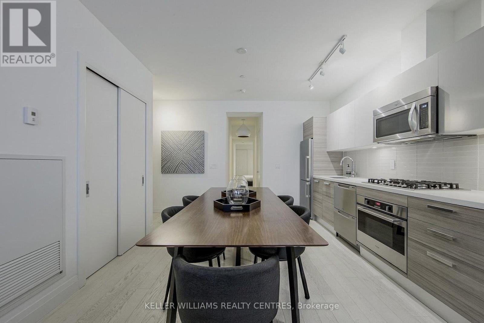 501 - 224 King Street West Street W Property Photo 1