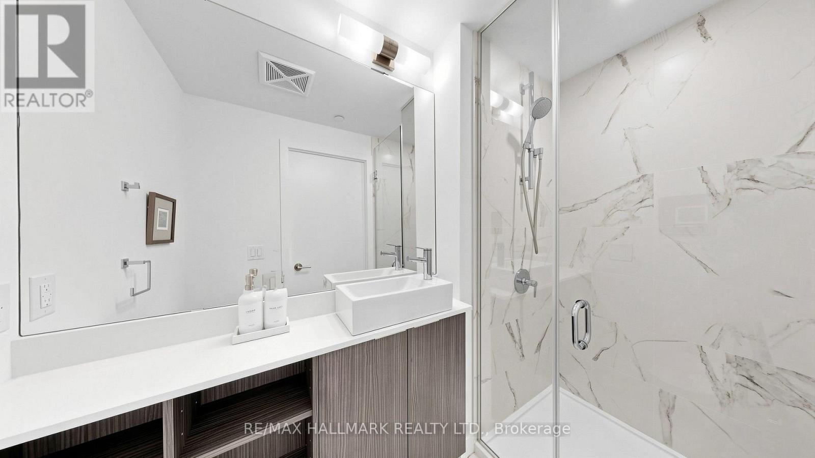 N423 - 7 Golden Lion Heights Property Photo 13