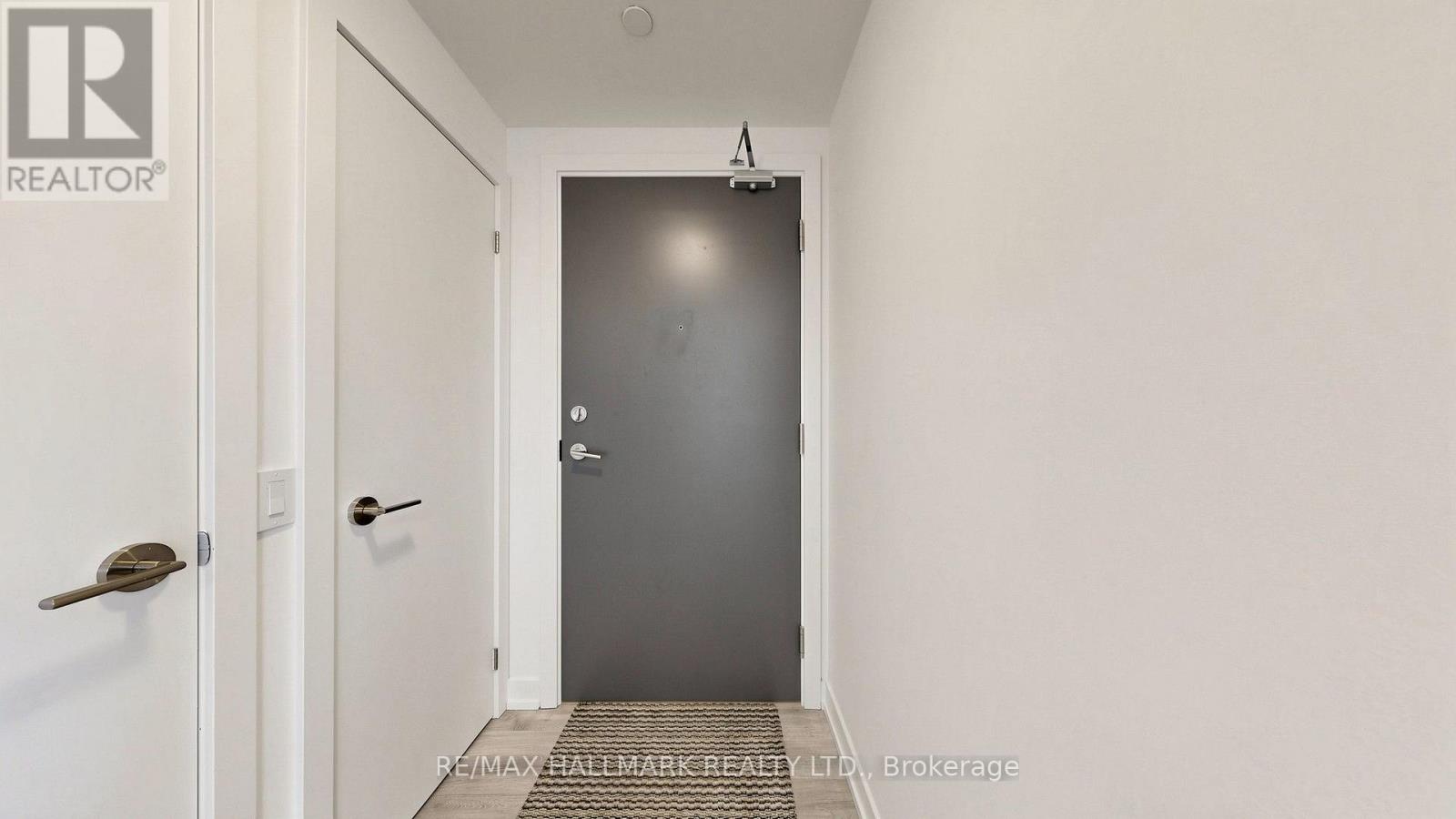 N423 - 7 Golden Lion Heights Property Photo 23