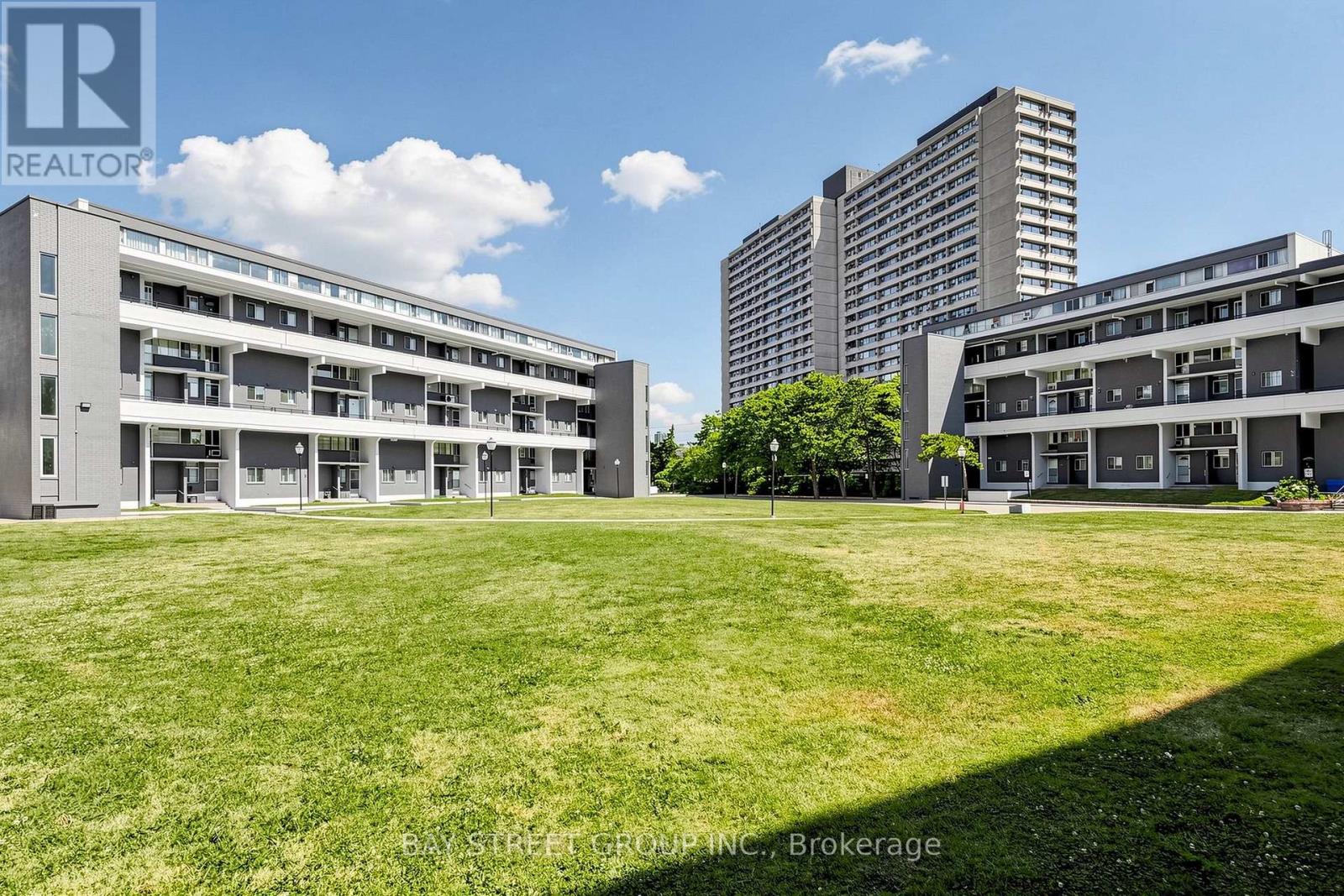 302 - 55 SUNNY GLENWAY