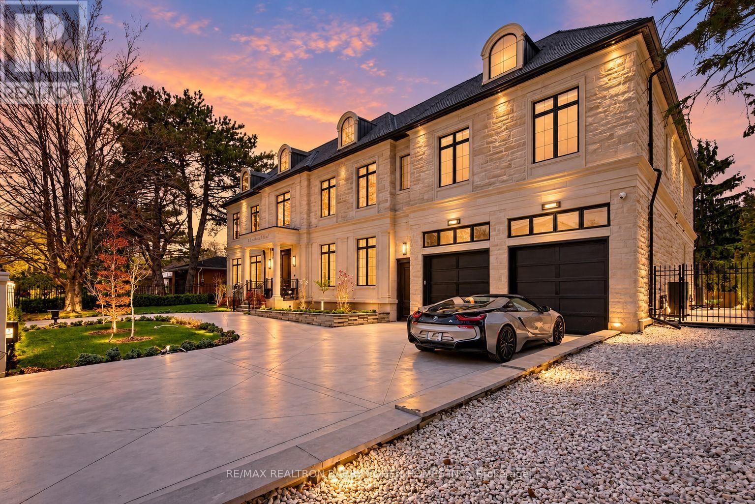 23 SANDFIELD ROAD