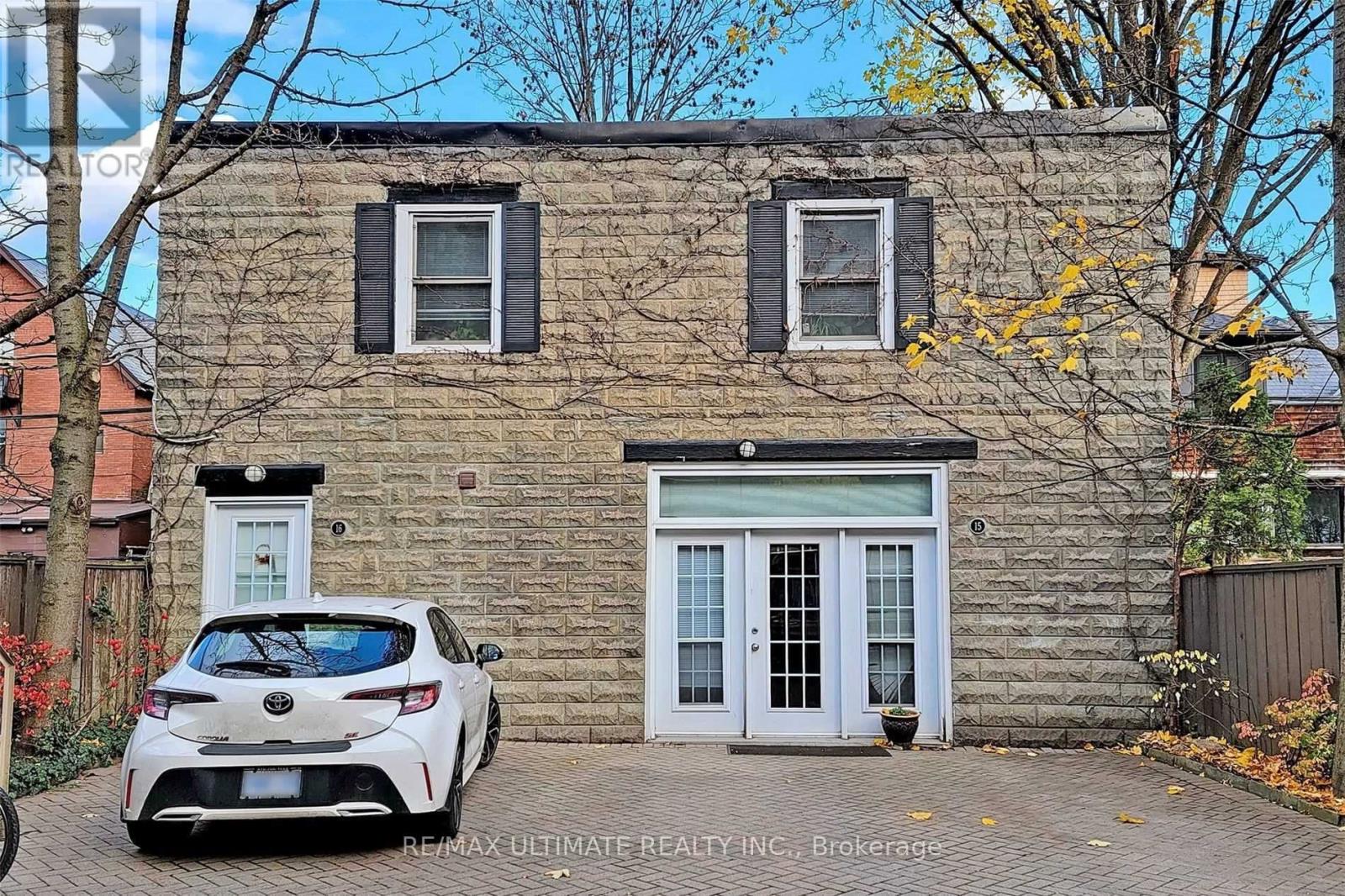 93 Spadina Road Property Photo 3