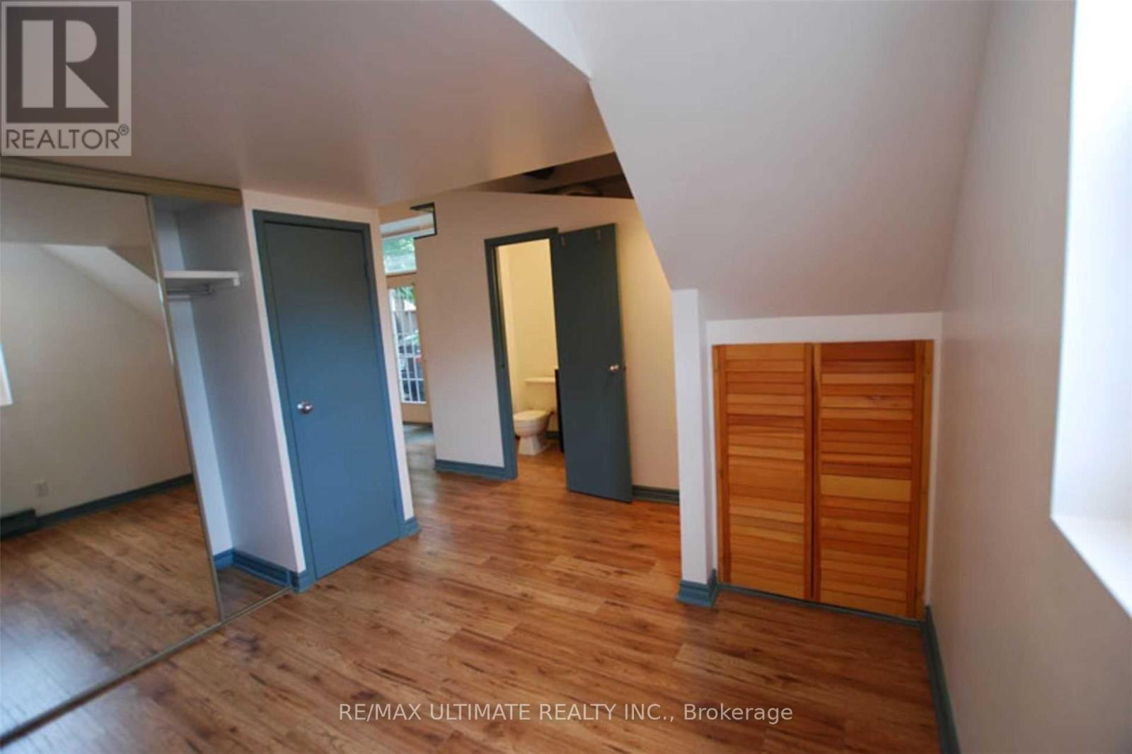 93 Spadina Road Property Photo 5