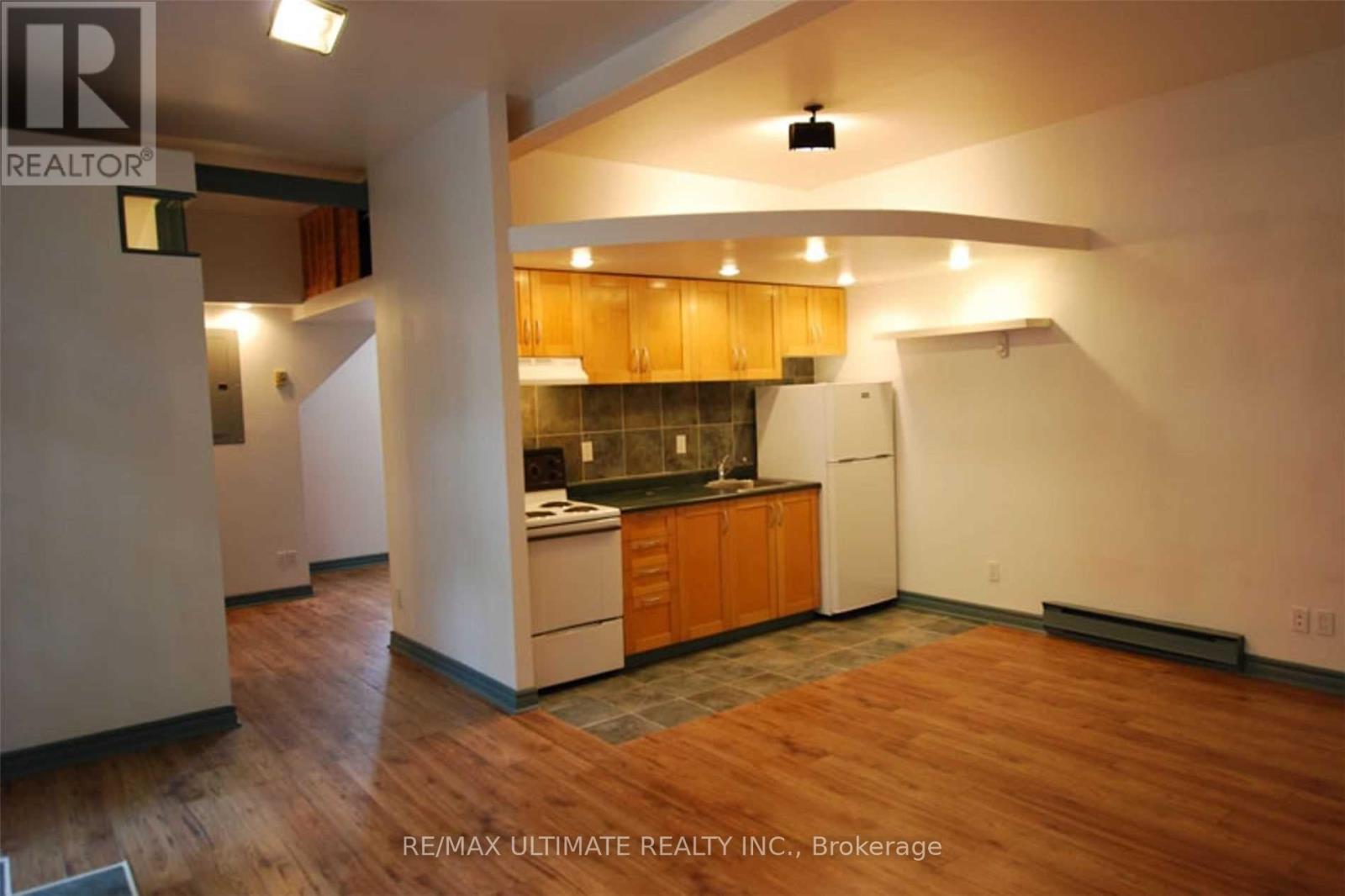 93 Spadina Road Property Photo 6