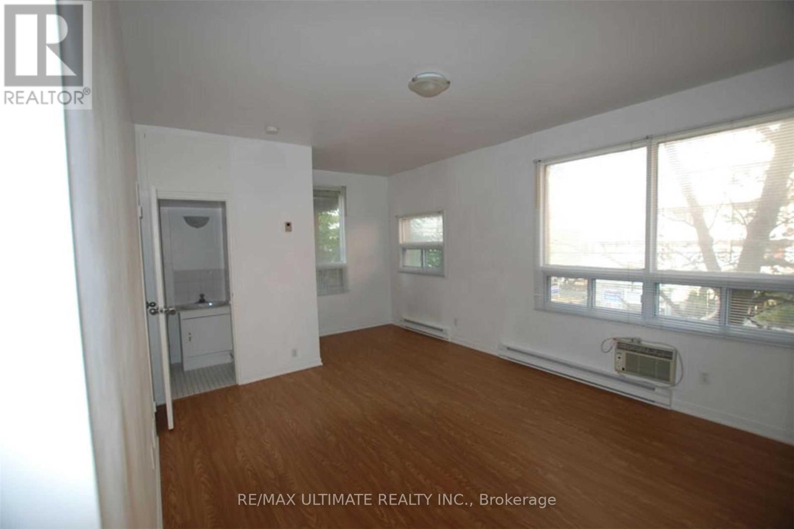 93 Spadina Road Property Photo 24