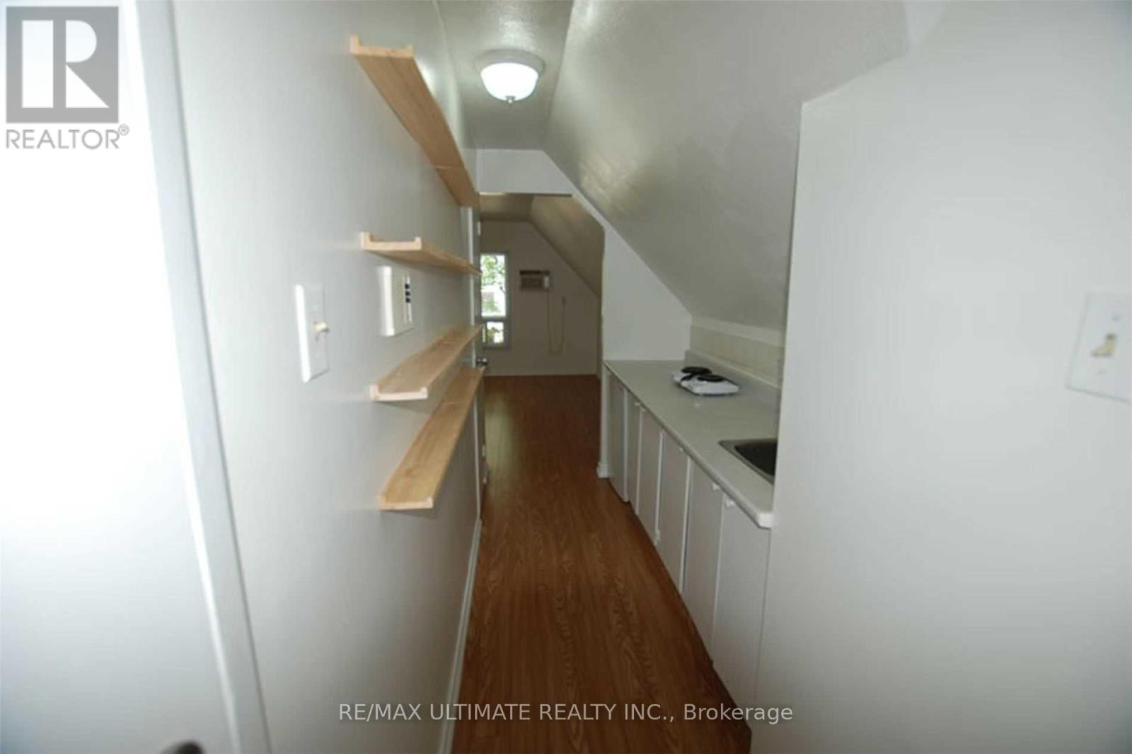 93 Spadina Road Property Photo 33