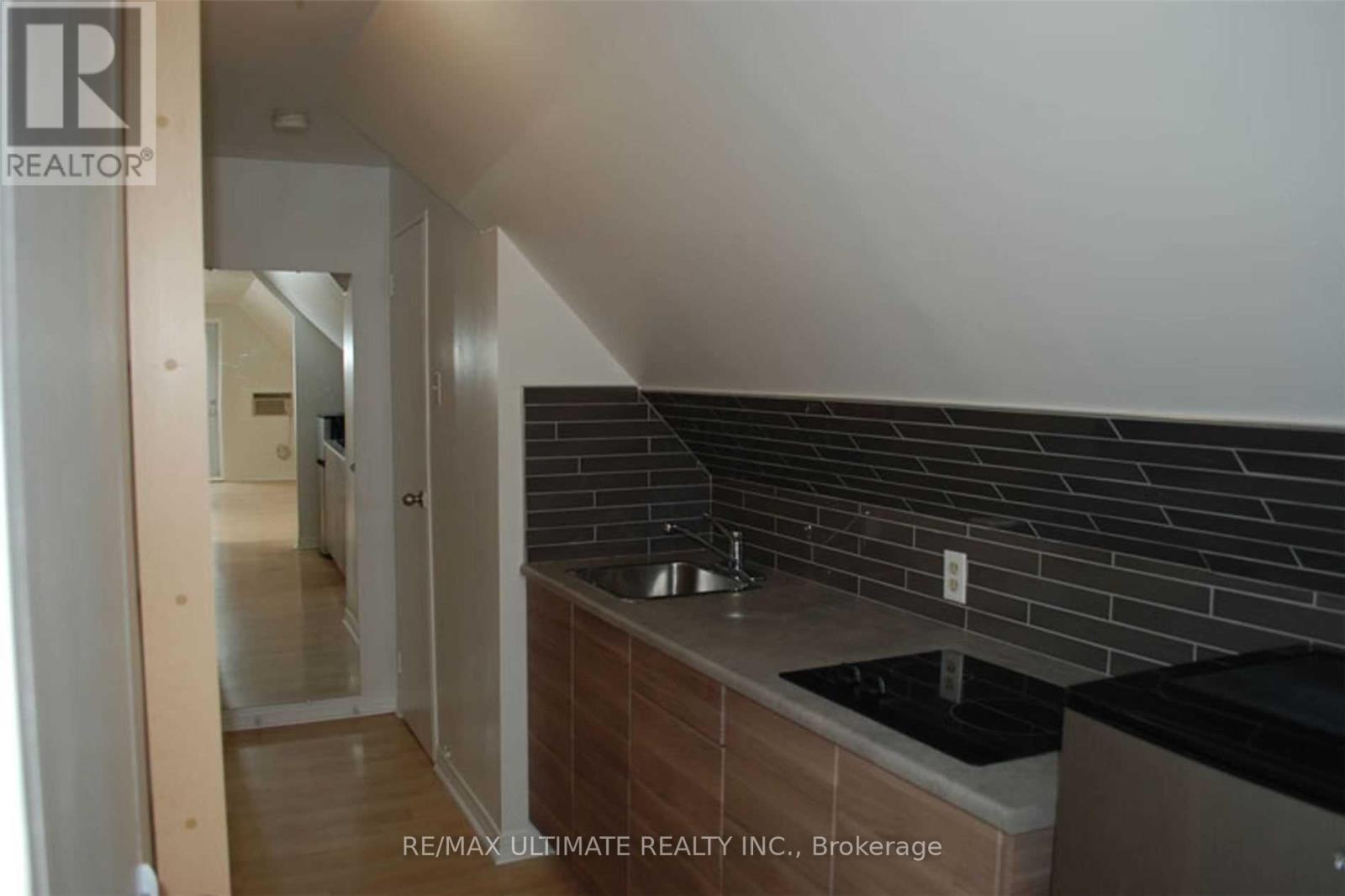 93 Spadina Road Property Photo 37