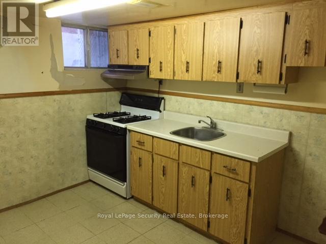 464 Euclid Avenue Property Photo 4
