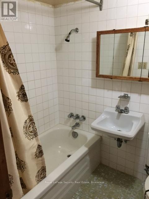 464 Euclid Avenue Property Photo 5