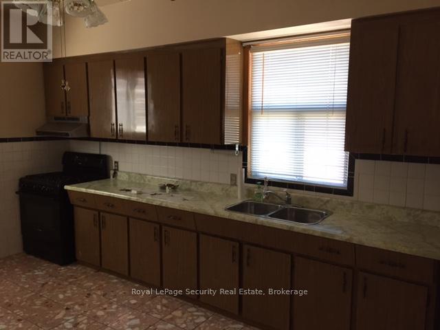 464 Euclid Avenue Property Photo 11