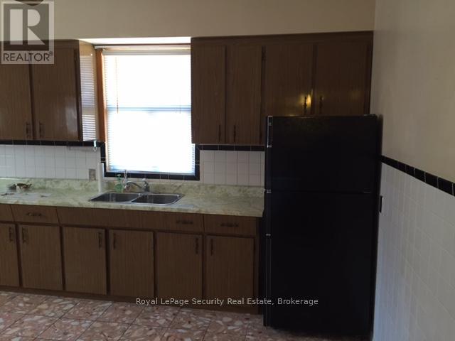 464 Euclid Avenue Property Photo 13