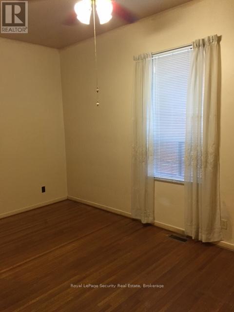 464 Euclid Avenue Property Photo 16