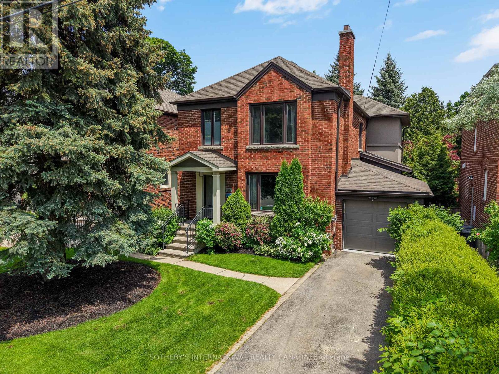 35 Belgrave Avenue Property Photo 1