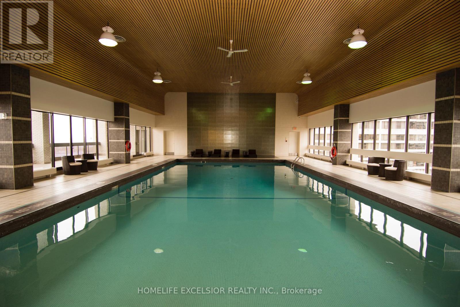 3227 - 33 Harbour Square Property Photo 12