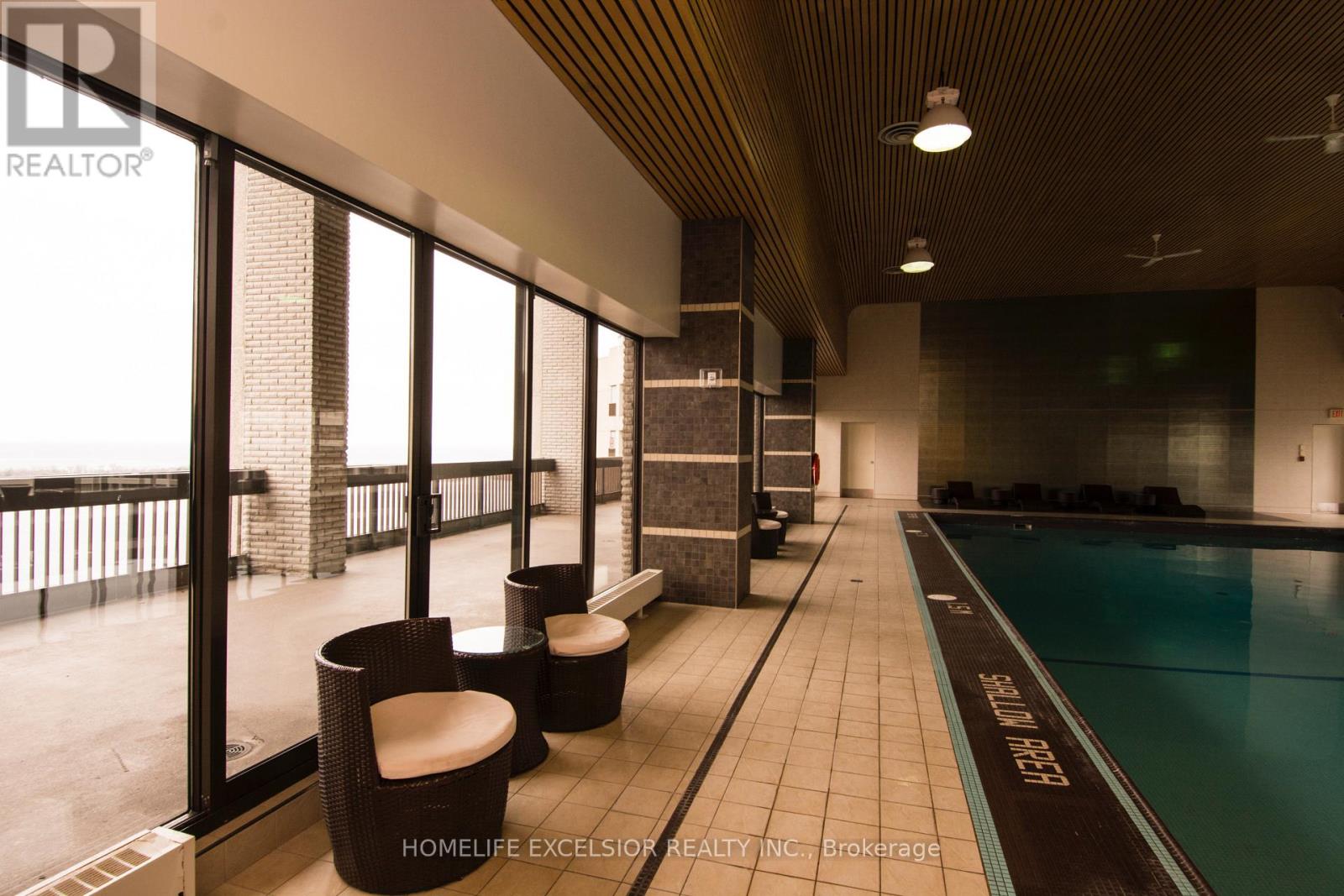 3227 - 33 Harbour Square Property Photo 13