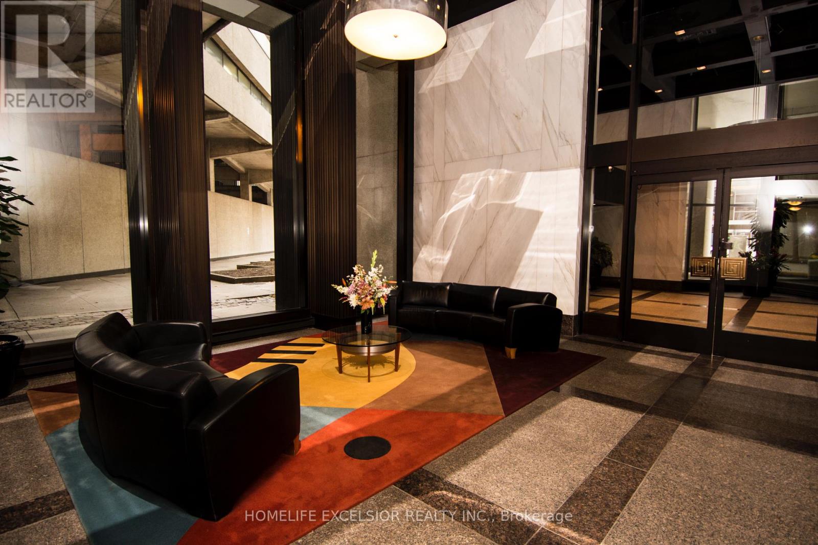 3227 - 33 Harbour Square Property Photo 28