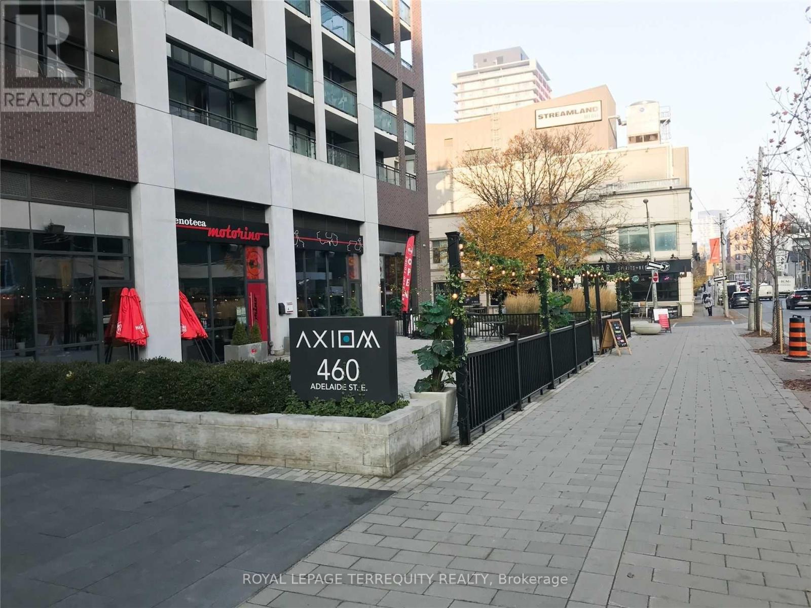 801 - 460 Adelaide Street E Photo de la propriété 1
