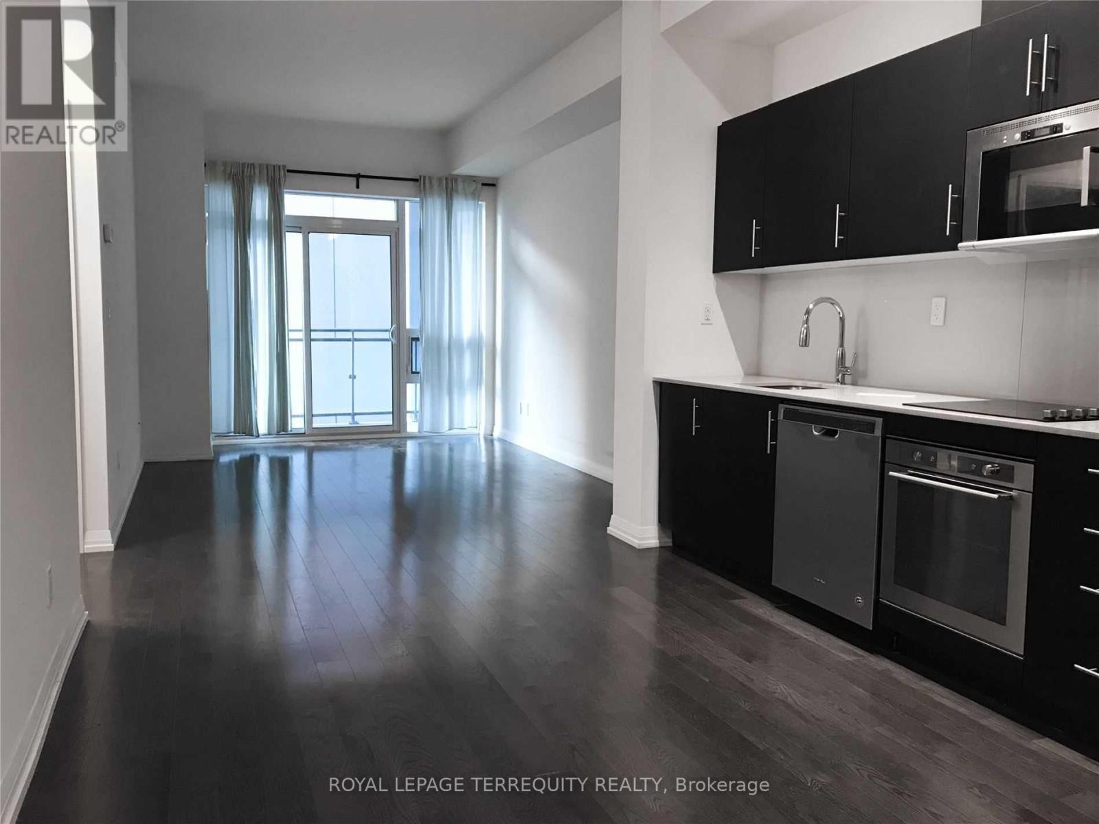 801 - 460 Adelaide Street E Property Photo 3
