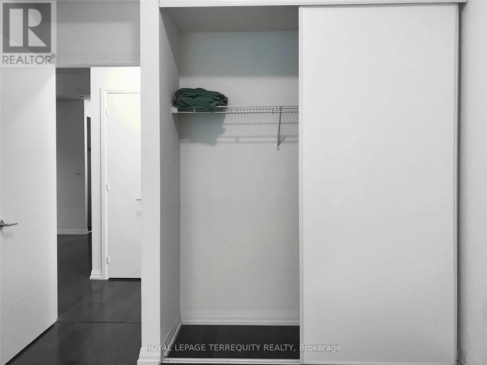 801 - 460 Adelaide Street E Property Photo 7