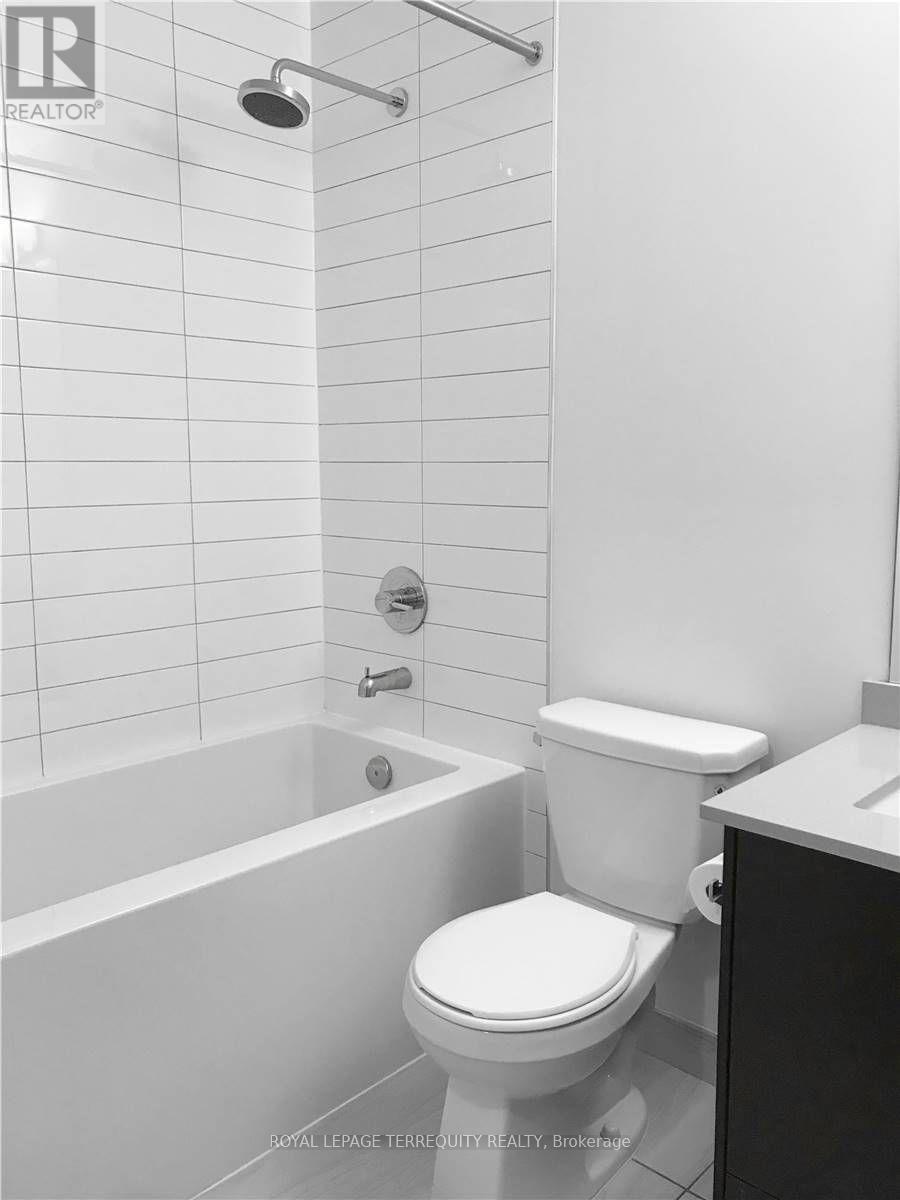 801 - 460 Adelaide Street E Property Photo 10