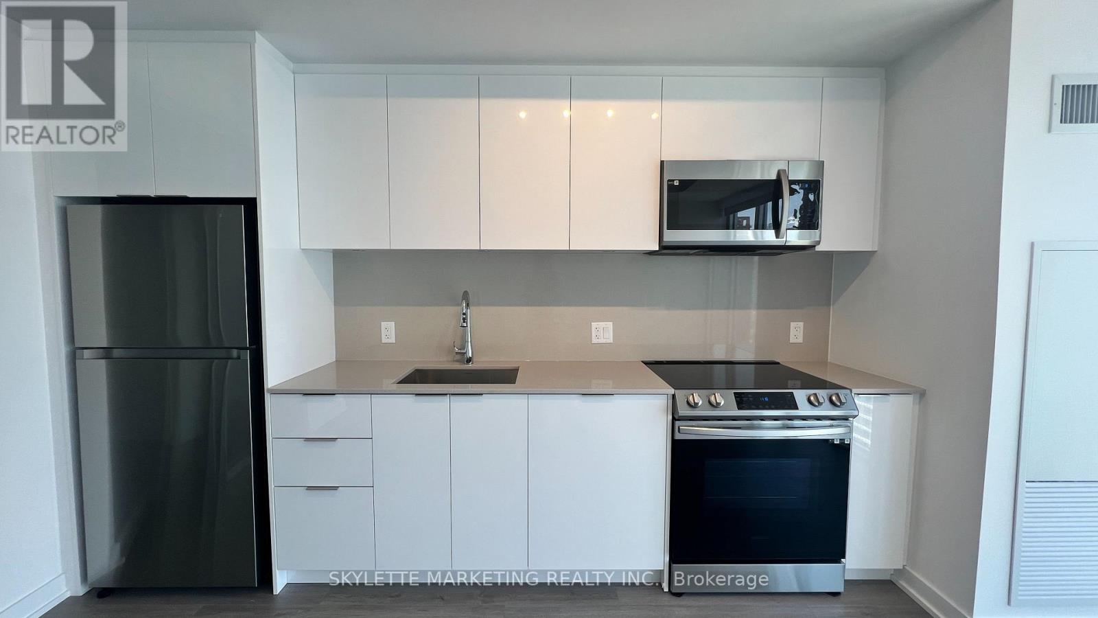 3801 - 357 King Street W Property Photo 7
