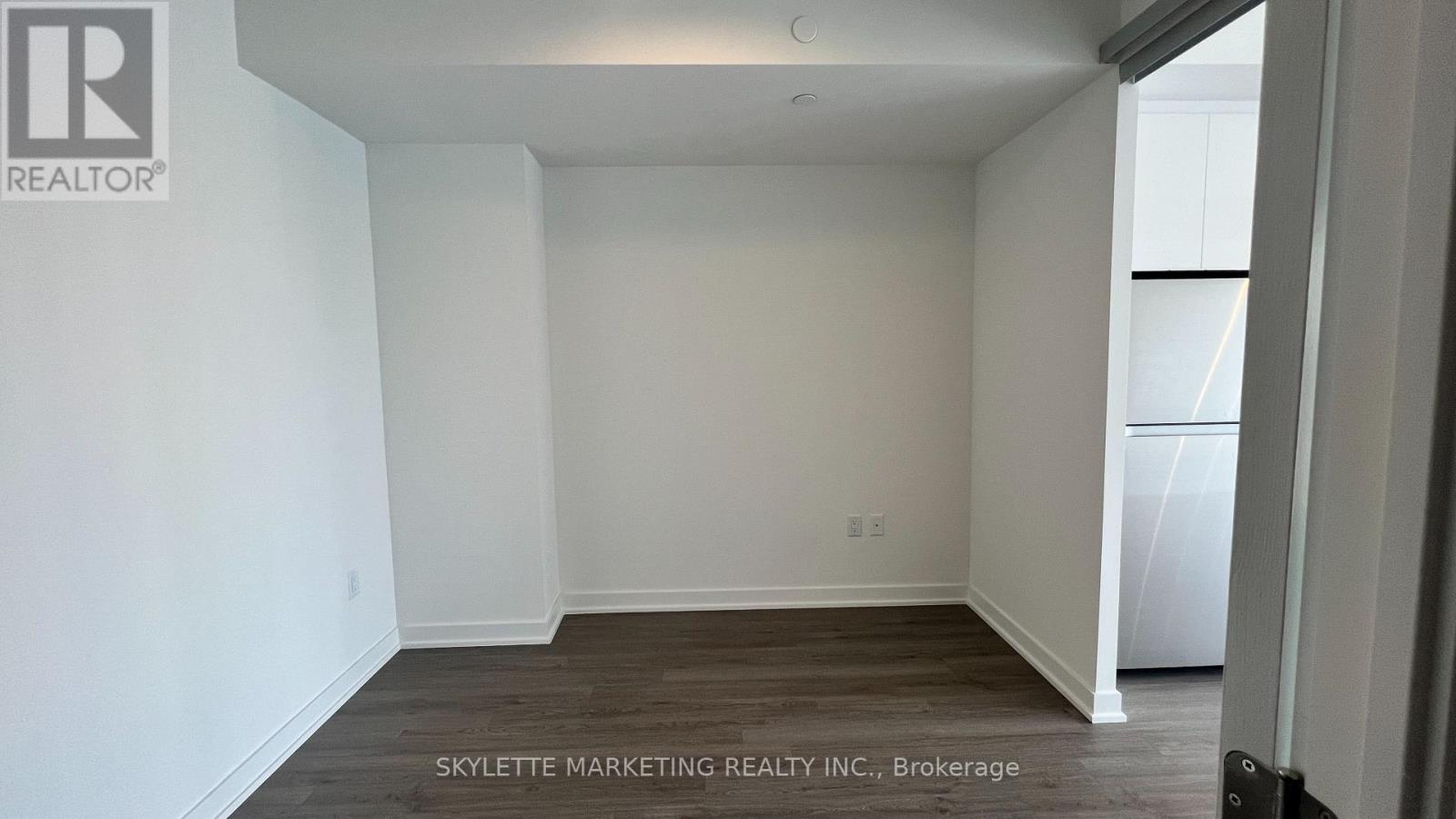 3801 - 357 King Street W Property Photo 16