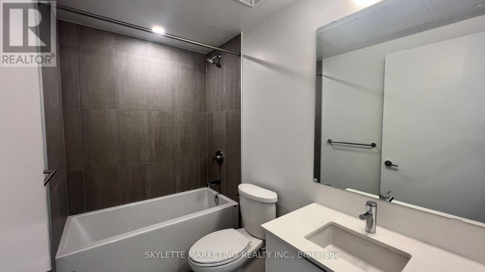 3801 - 357 King Street W Property Photo 24
