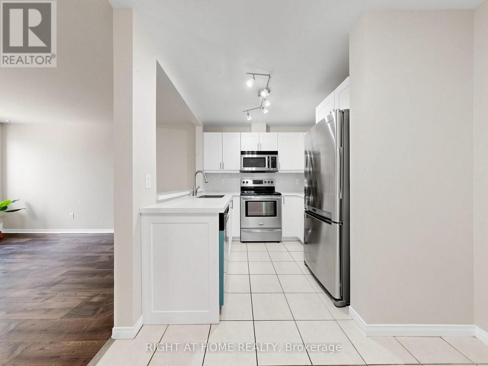 A50 - 108 Finch Avenue W Property Photo 15