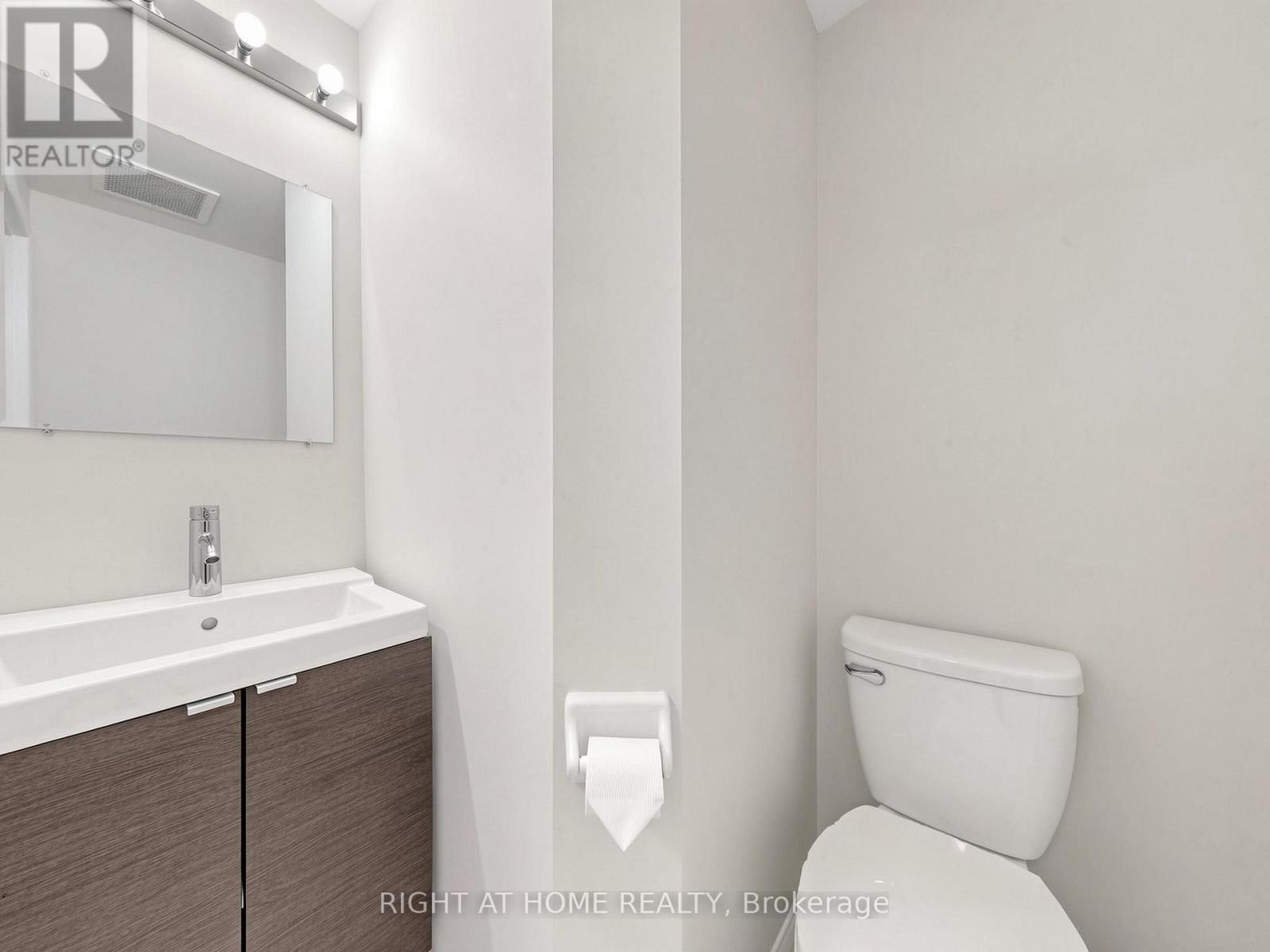 A50 - 108 Finch Avenue W Property Photo 19