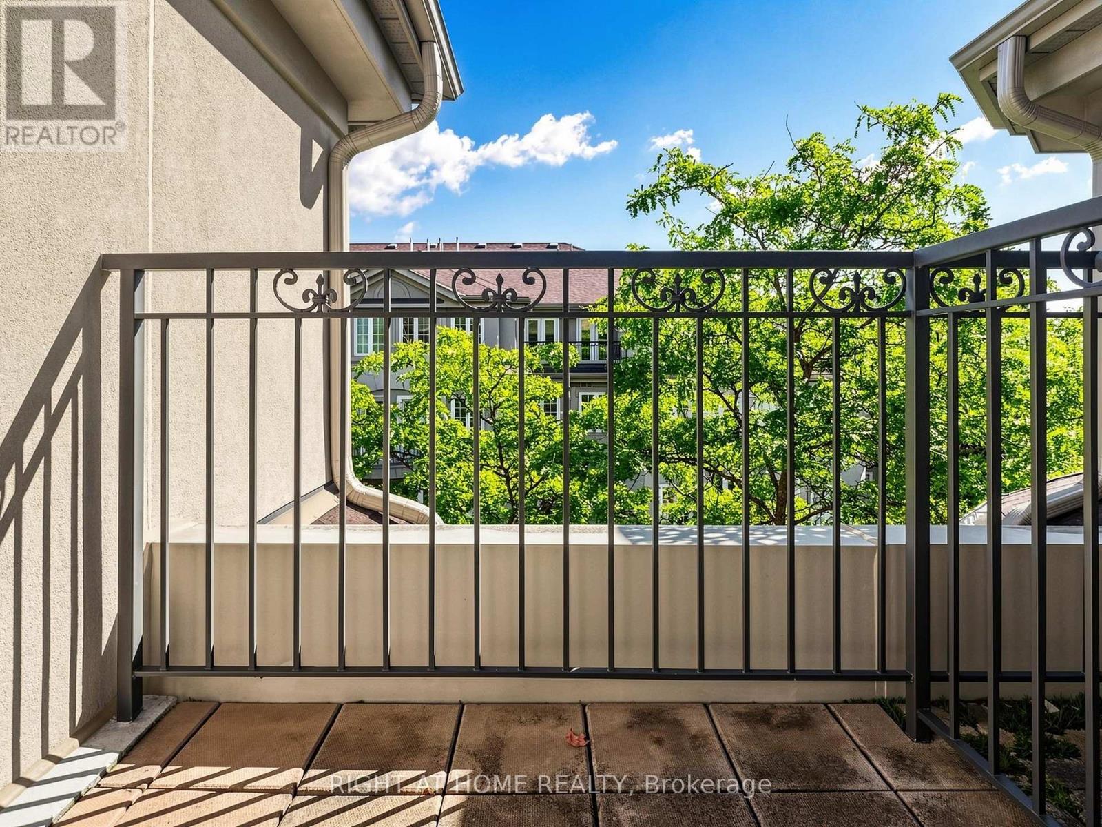 A50 - 108 Finch Avenue W Property Photo 35